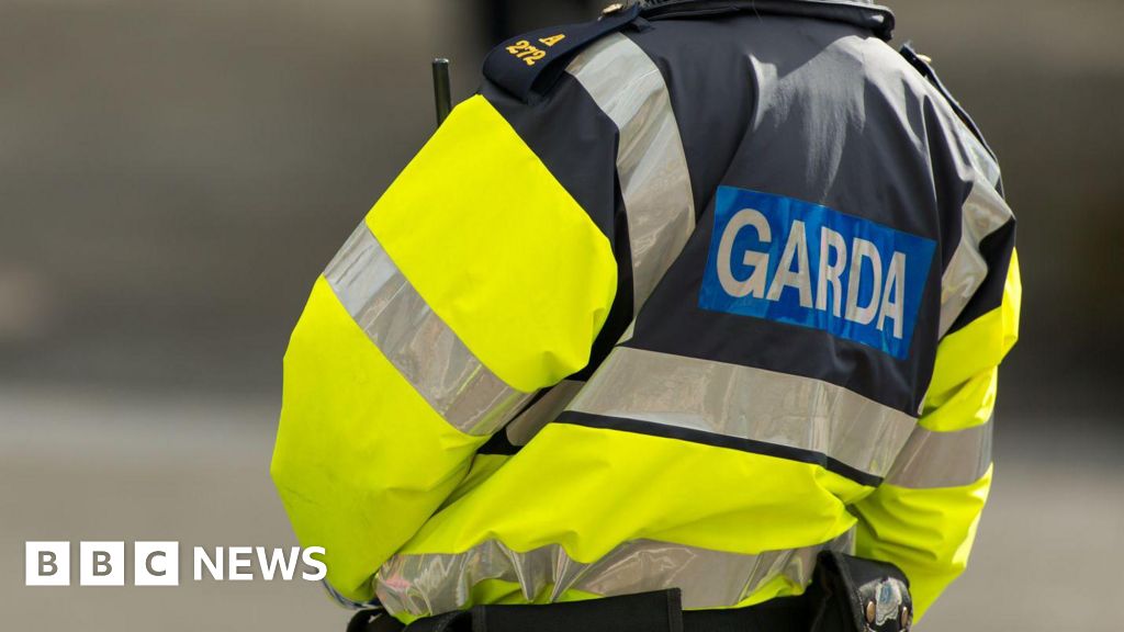 Two women die and two children injured in crash
