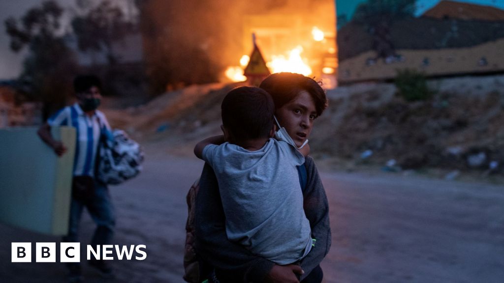 Moria refugee camp fire: Three migrants acquitted
